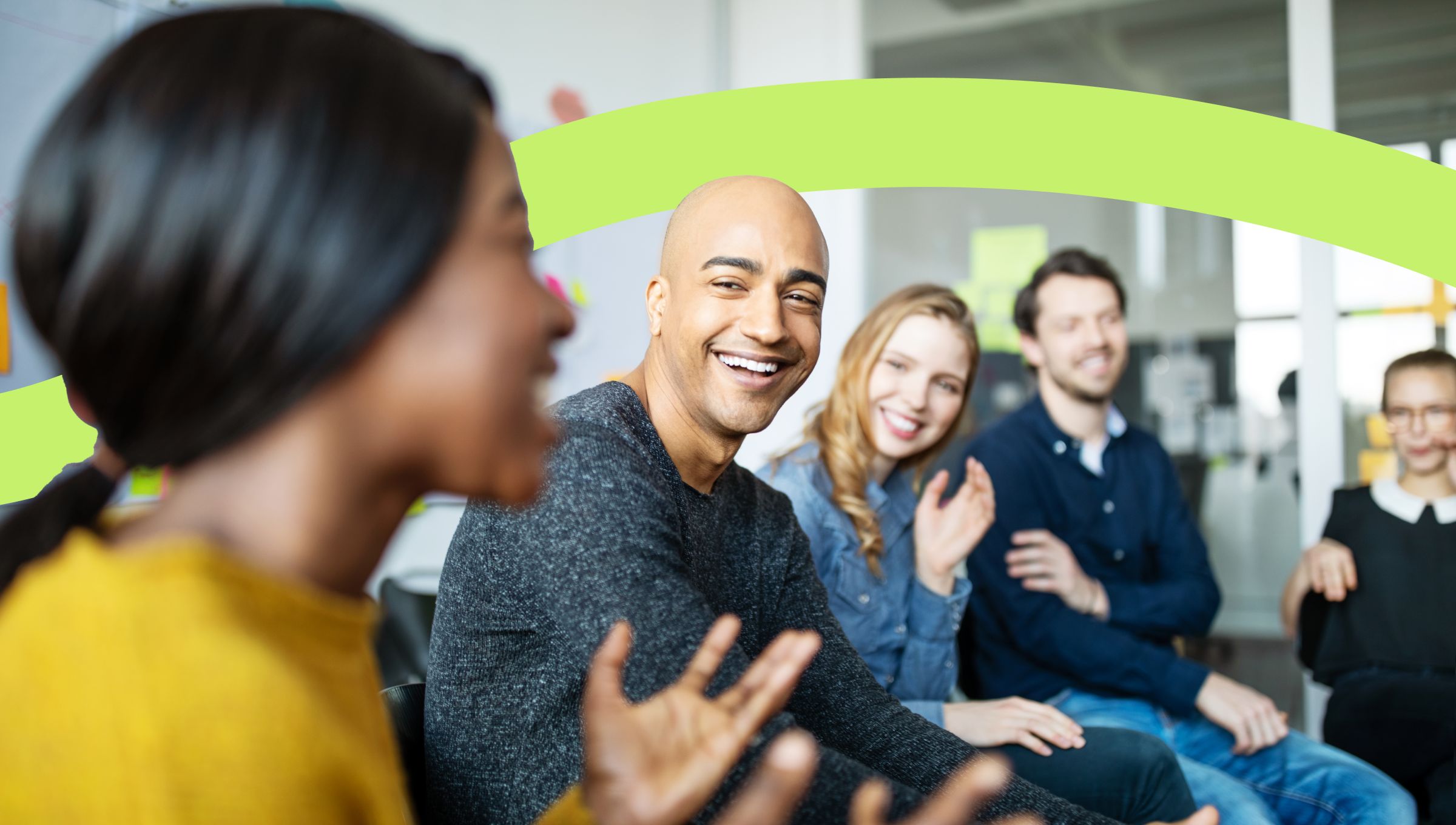 Seminare, Panel-Diskussionen, Messen – es gibt viele Wege, sich weiterzubilden und zu Netzwerken. ©gettyimages