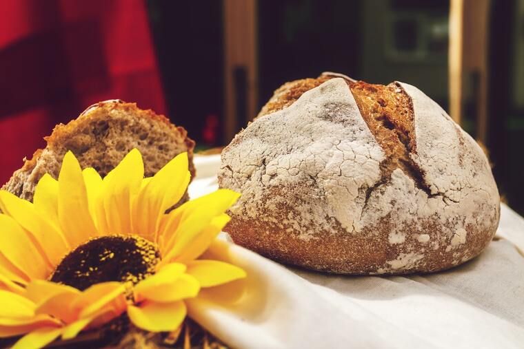 Frische Brötchen für gute Laune. - Pexels