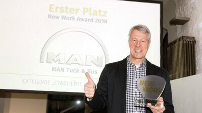Josef Lutter nimmt für sein MAN-Team den New Work Award 2018 entgegen