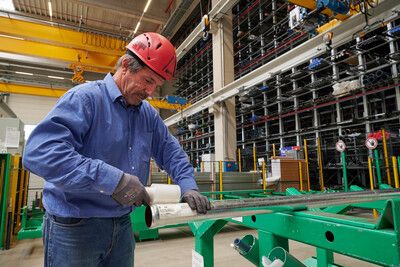 Modernste Lagertechnik und SAP-gestützte IT-Infrastruktur sorgen für hocheffiziente Abläufe - wie hier im Langgutlager. - Quelle: Reisser AG