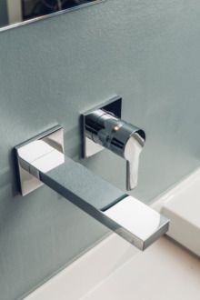 Die Wandarmatur der „EDITION 11“ findet sich an den Waschtischen im Bad und WC… - Quelle: JEWRO Fotografie