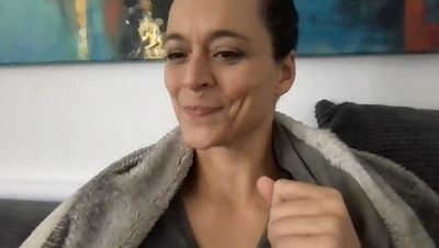 Besser: Sie werden IMMER gesehen, wenn die Kamera an ist, auch wenn Sie sich unbeobachtet fühlen … - Die Schnäppchenjägerin