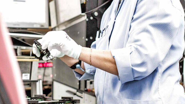 Fertigung beim Elektronik-Spezialisten Katek: Broker als unerlässliche Helfer in der Not. - (Foto: Katek SE)