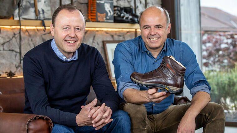 "Wir werden eine Zahlung leisten, um die Auswirkungen der Inflation für die Beschäftigten abzumildern“ - (Foto: Kolarik Andreas) Lars und Lukas Meindl (v.l.)