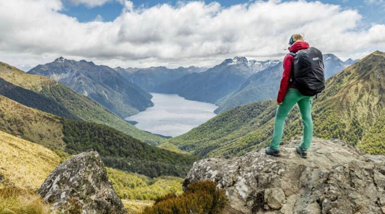 Wanderin in Neuseeland. Der Inselstaat ist für seine Natur bekannt. - imago images / imagebroker