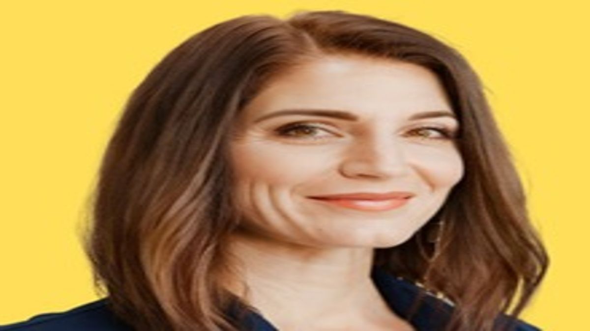 Als Coachin für Bewerbung & Karriere unterstützt Selma Kuyas Menschen, damit sie beim Karrieresprung sicher landen.