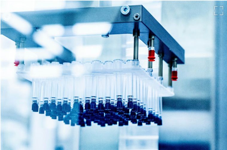 Die Chemieproduktion ist sehr energieintensiv. Einige Unternehmen konnten den Verbrauch zuletzt reduzieren. - Foto: SCHOTT Pharma