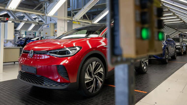 Produktion bei VW - (Foto: IMAGO/Kirchner-Media)