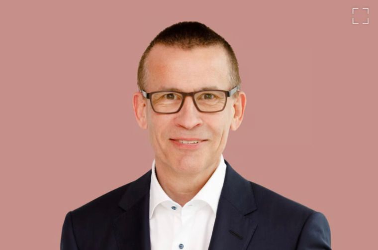 Der Finanz-Informatik-Chef Andreas Schelling will mithilfe von KI interne Prozesse bei den Sparkassen automatisieren. - Sparkasse
