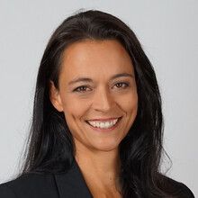 Yvonne de Bark, Coach für professionelle Wirkung, kennt die Tricks für mehr Selbstbewusstsein.