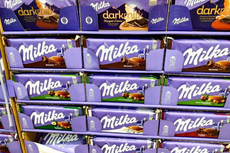 Milka-Schokolade: Missernten von Rohkakao treiben die Preise nach oben. - Foto: IMAGO/Michael Gstettenbauer