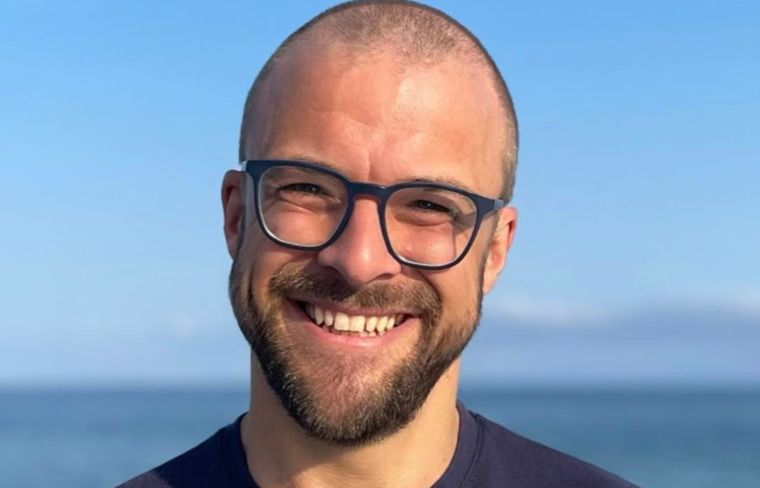 Gründer Kim Körber sieht ADHS als Superkraft, mit der er sein Team bereichern kann - Foto: Kim Körber