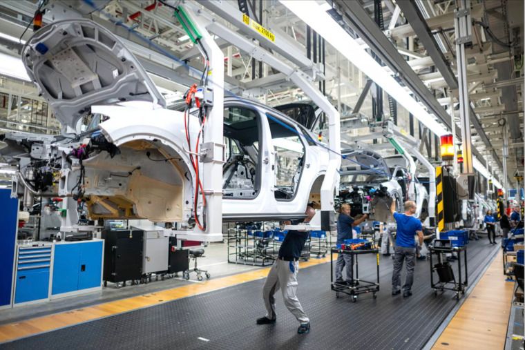 VW-Produktion in Emden: Die Kernmarke schwächelt bereits seit Längerem. - Foto: Sina Schuldt/dpa