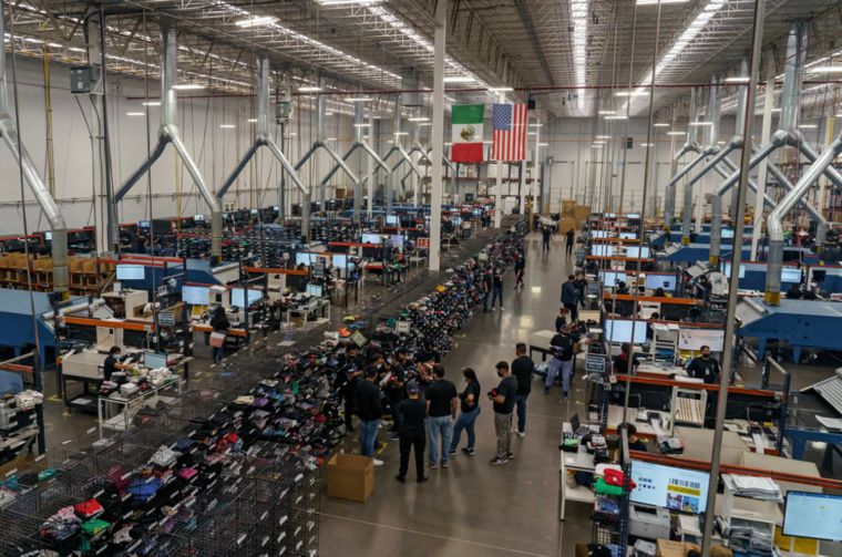 Mehr als 5200 Unternehmen produzieren in der Grenzregion zu den USA. Zölle würden die Preise treiben. - Foto: Bloomberg Finance/David Peinado