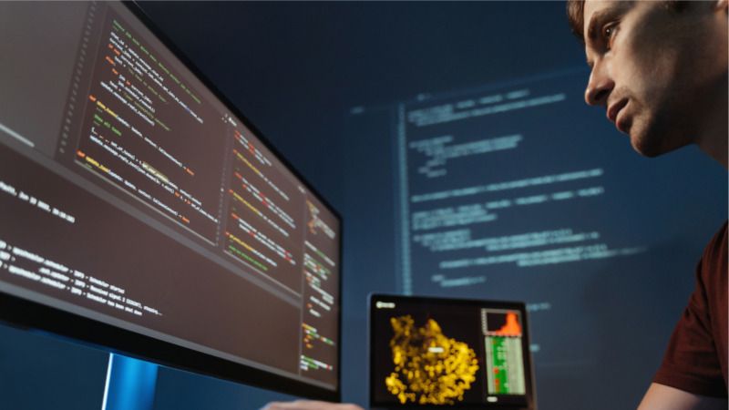 Open-Source-Entwickler stehen immer stärker im Fokus von gezielten Angriffen, um so Schadcode in legitime Software einzuschleusen. (Quelle: arseniipalivoda - 123RF)